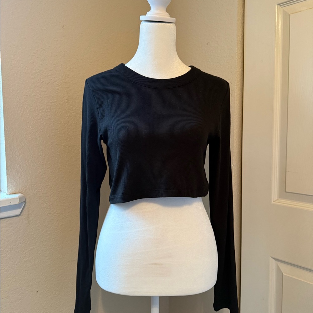 PINK Victoria's Secret Black Long Sleeve Crop Top